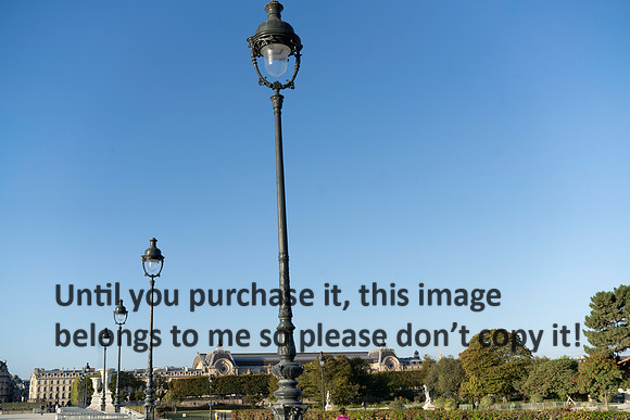 louve_lamp-post_morvant_paris_france_2026_kellysheadshots.com-01152