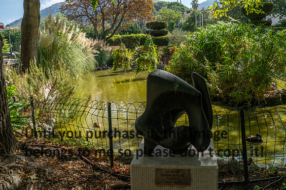cassis_sclupture_pond-flowers_2026_kellysheadshots.com-02320