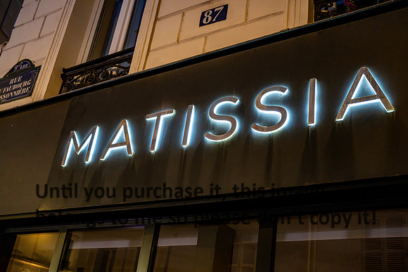 matissia_sign_night_france_door_2026_kellysheadshots.com-01405