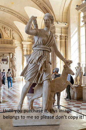 louve_sculpture_morvant_paris_france_2026_kellysheadshots.com-01312