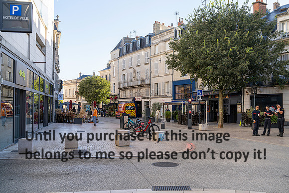 street scene_france_2026_kellysheadshots.com-2