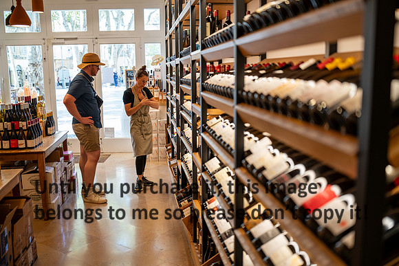 alex-wine-shop_france_2026_kellysheadshots.com_lg-01955