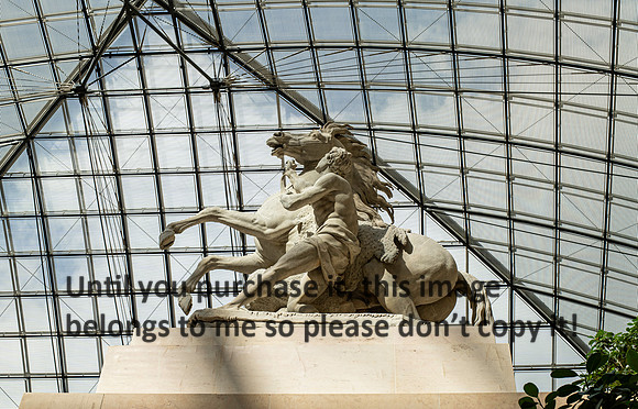 louve_sculpture_morvant_paris_france_2026_kellysheadshots.com-01297