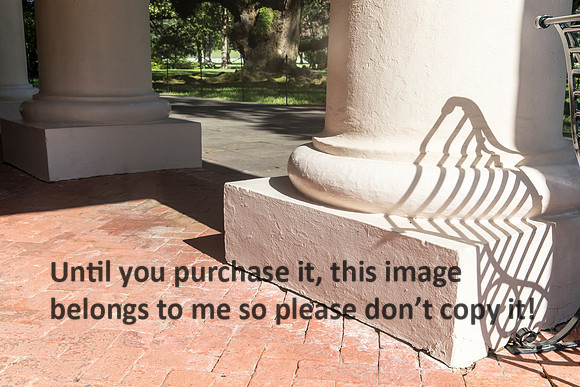 oak-alley_columns_shadow_07-08-17_kelly-morvant-photography-7906