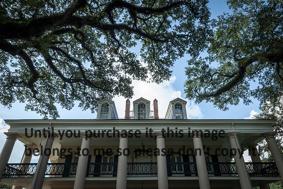 oak-alley_oak_upstairs-porch_07-08-17_kelly-morvant-photography-7927